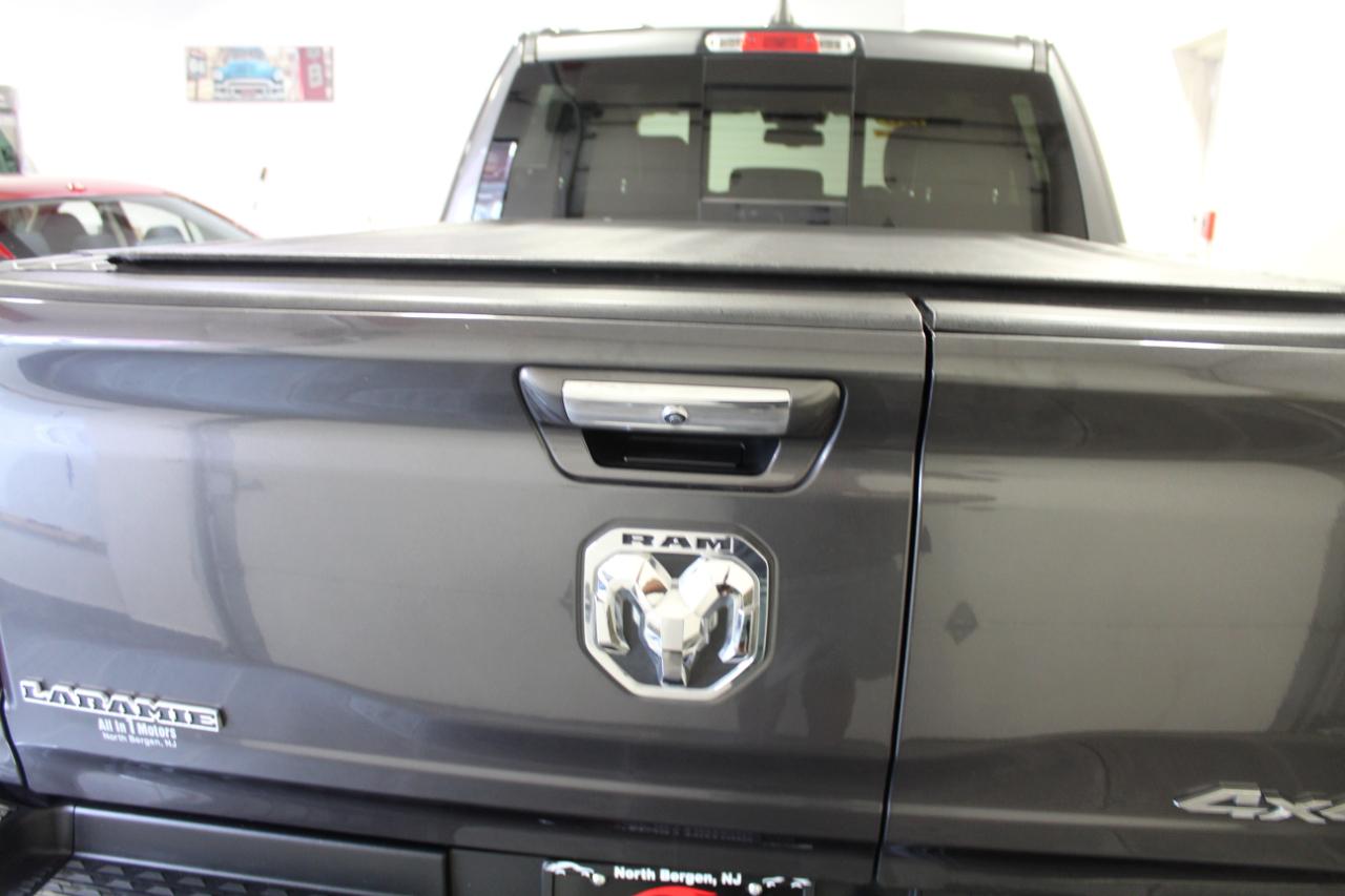 RAM 1500 Laramie 4x4 Crew Cab 5'7" Box 2020