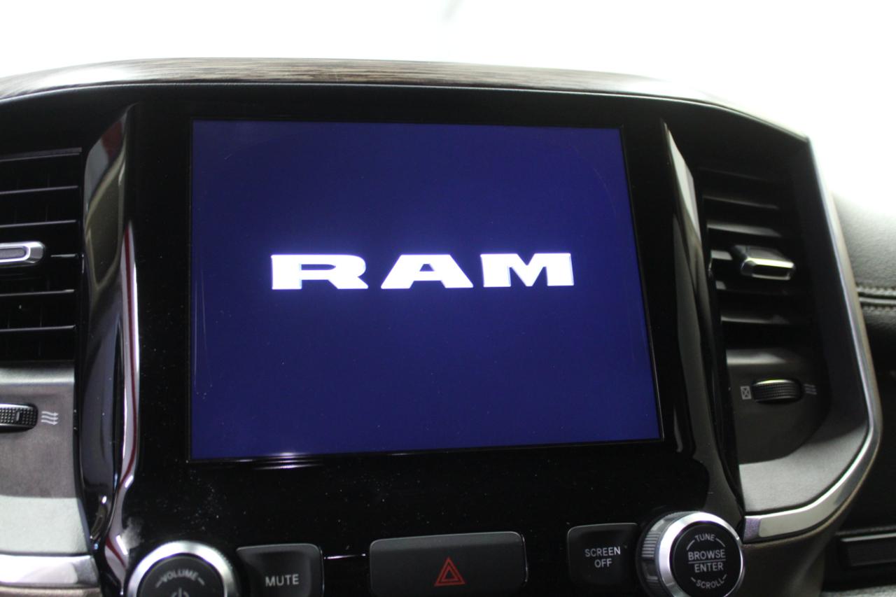 RAM 1500 Laramie 4x4 Crew Cab 5'7" Box 2020