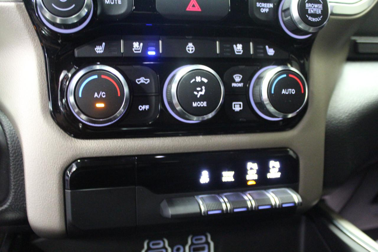 RAM 1500 Laramie 4x4 Crew Cab 5'7" Box 2020