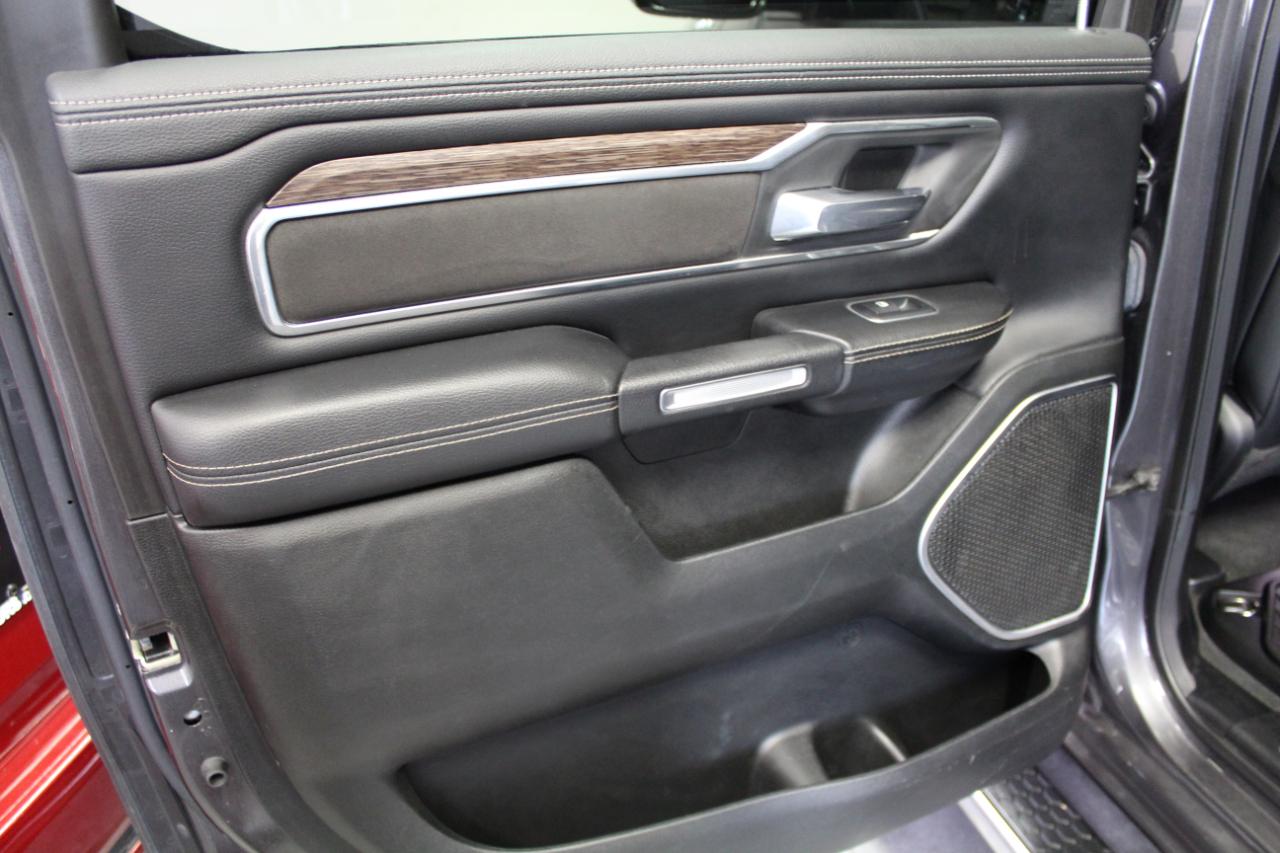 RAM 1500 Laramie 4x4 Crew Cab 5'7" Box 2020