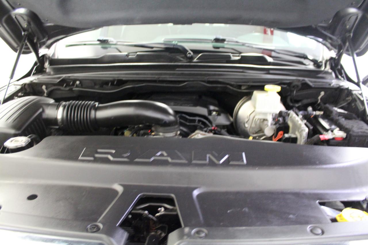RAM 1500 Laramie 4x4 Crew Cab 5'7" Box 2020