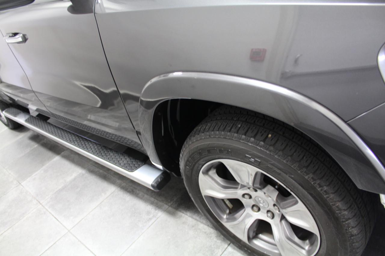 RAM 1500 Laramie 4x4 Crew Cab 5'7" Box 2020