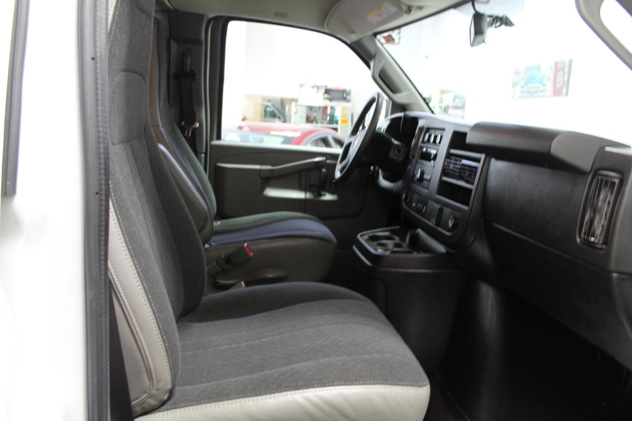GMC Savana Cargo Van RWD 2500 135" 2020