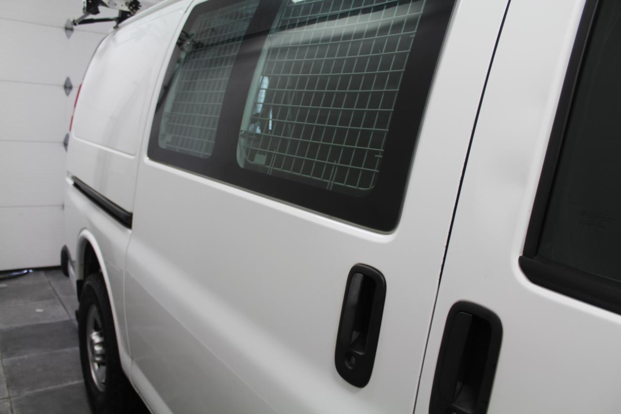 GMC Savana Cargo Van RWD 2500 135" 2020