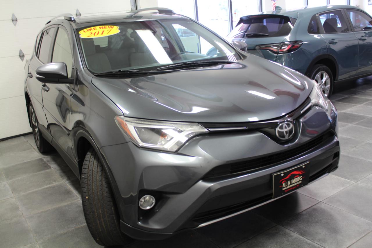 Toyota RAV4 XLE AWD (Natl) 2017