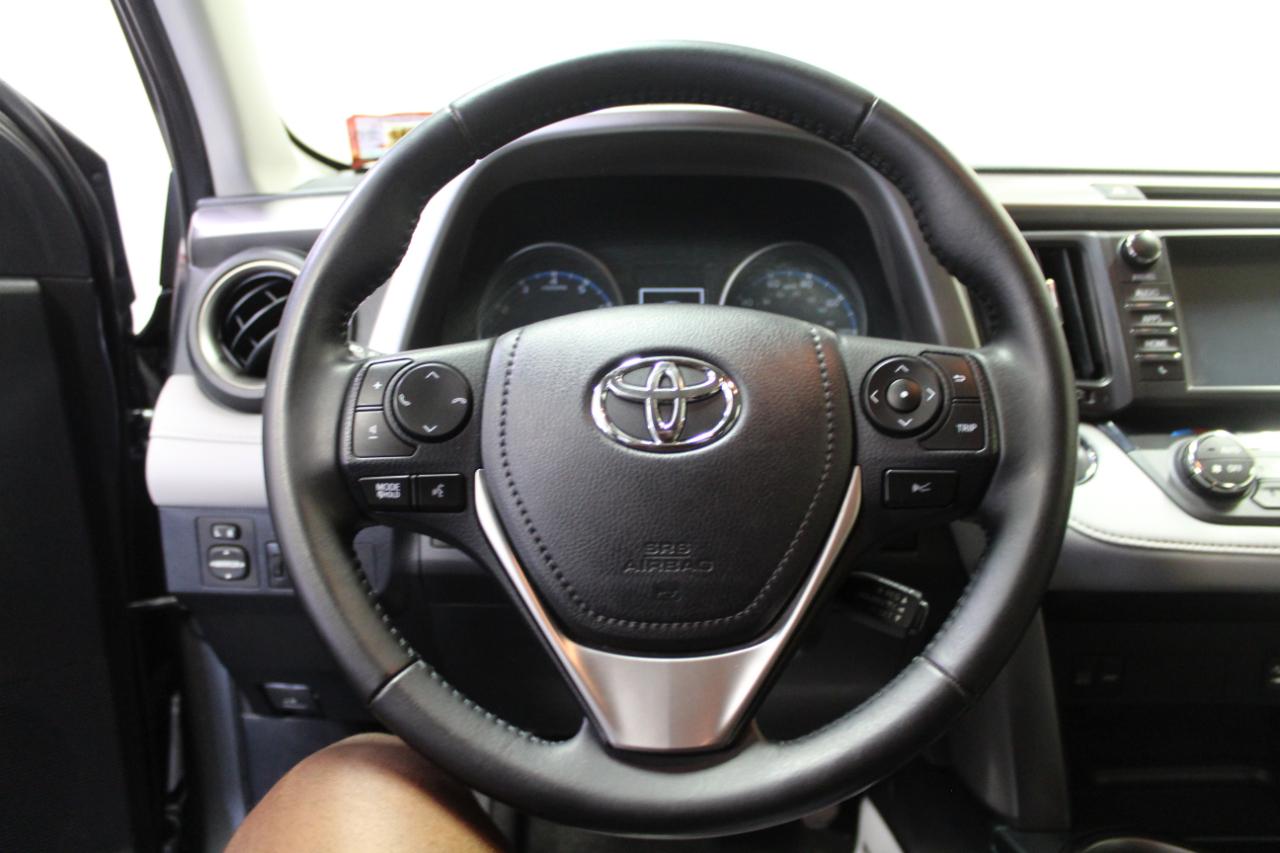 Toyota RAV4 XLE AWD (Natl) 2017