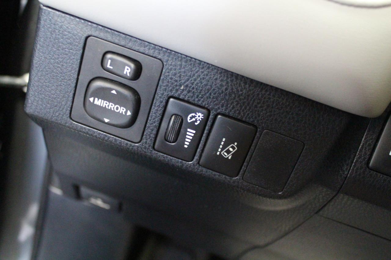 Toyota RAV4 XLE AWD (Natl) 2017