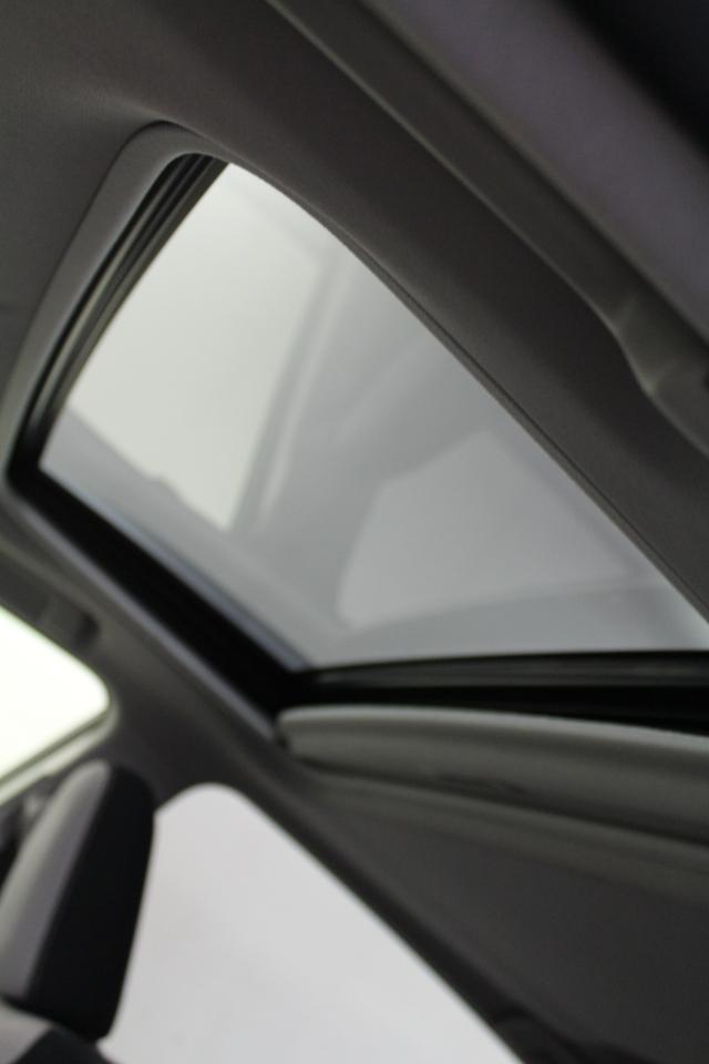 Toyota RAV4 XLE AWD (Natl) 2017