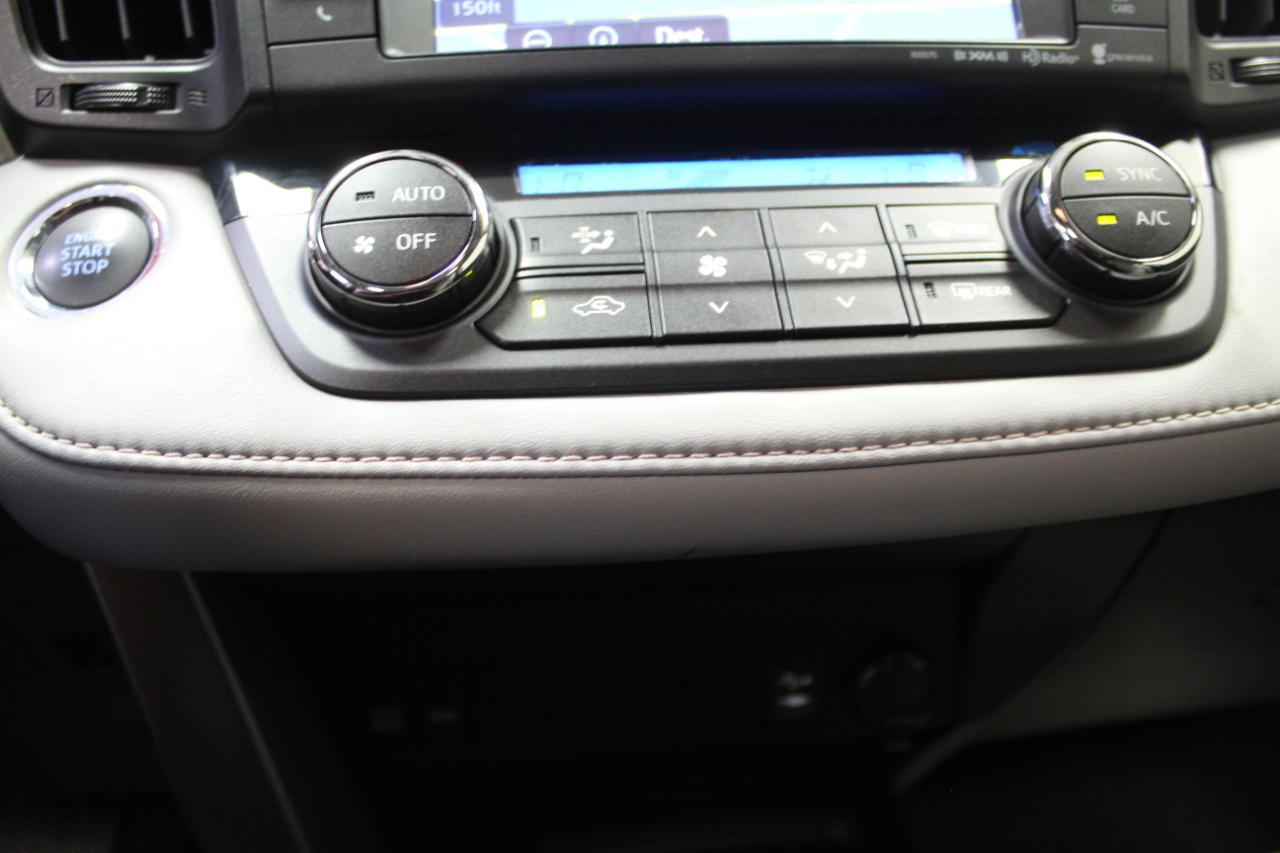 Toyota RAV4 XLE AWD (Natl) 2017