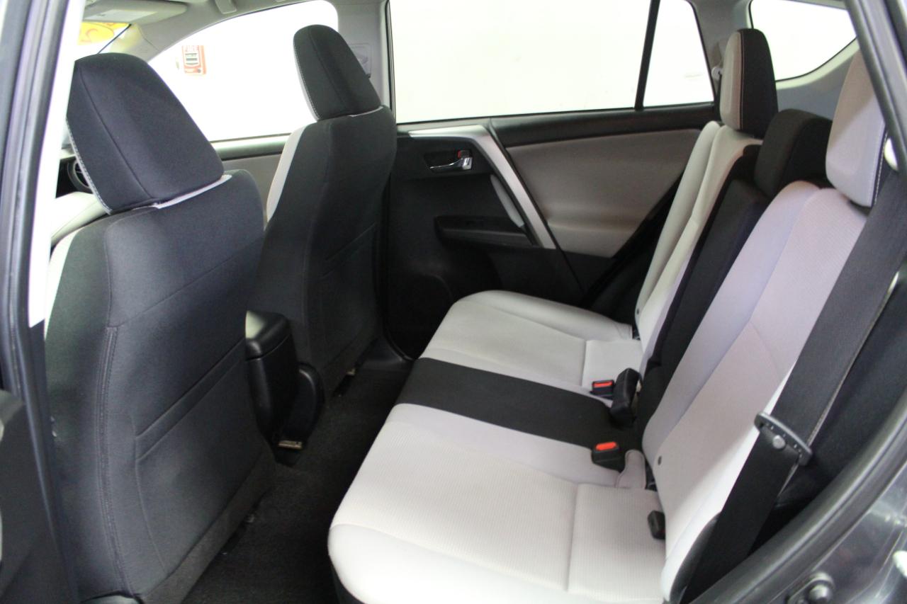 Toyota RAV4 XLE AWD (Natl) 2017