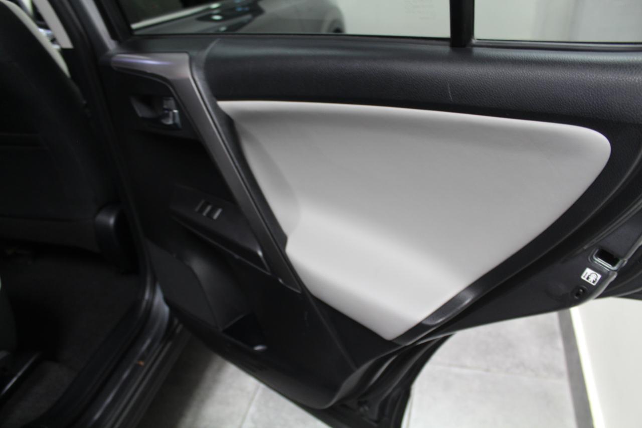 Toyota RAV4 XLE AWD (Natl) 2017