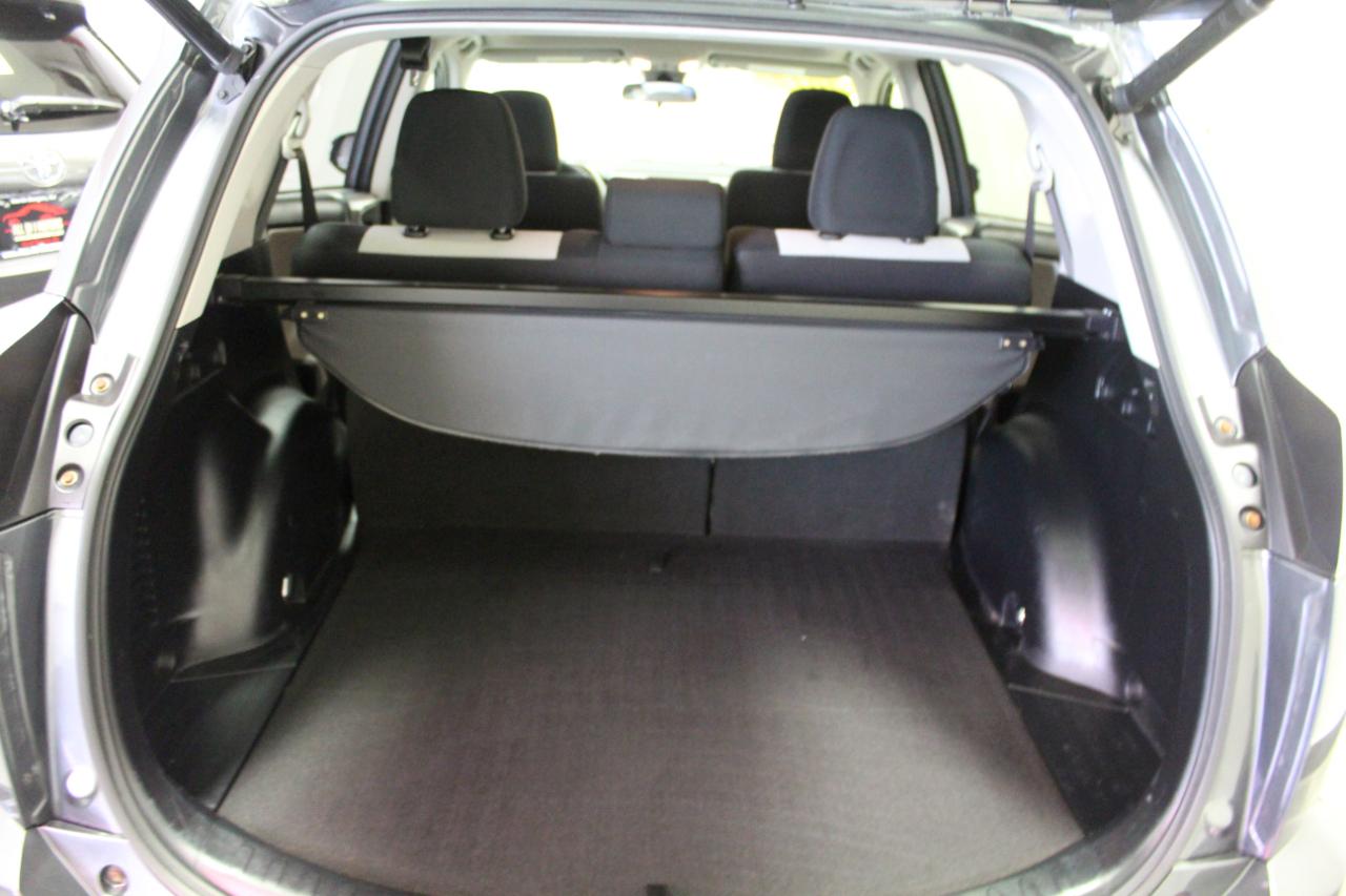 Toyota RAV4 XLE AWD (Natl) 2017