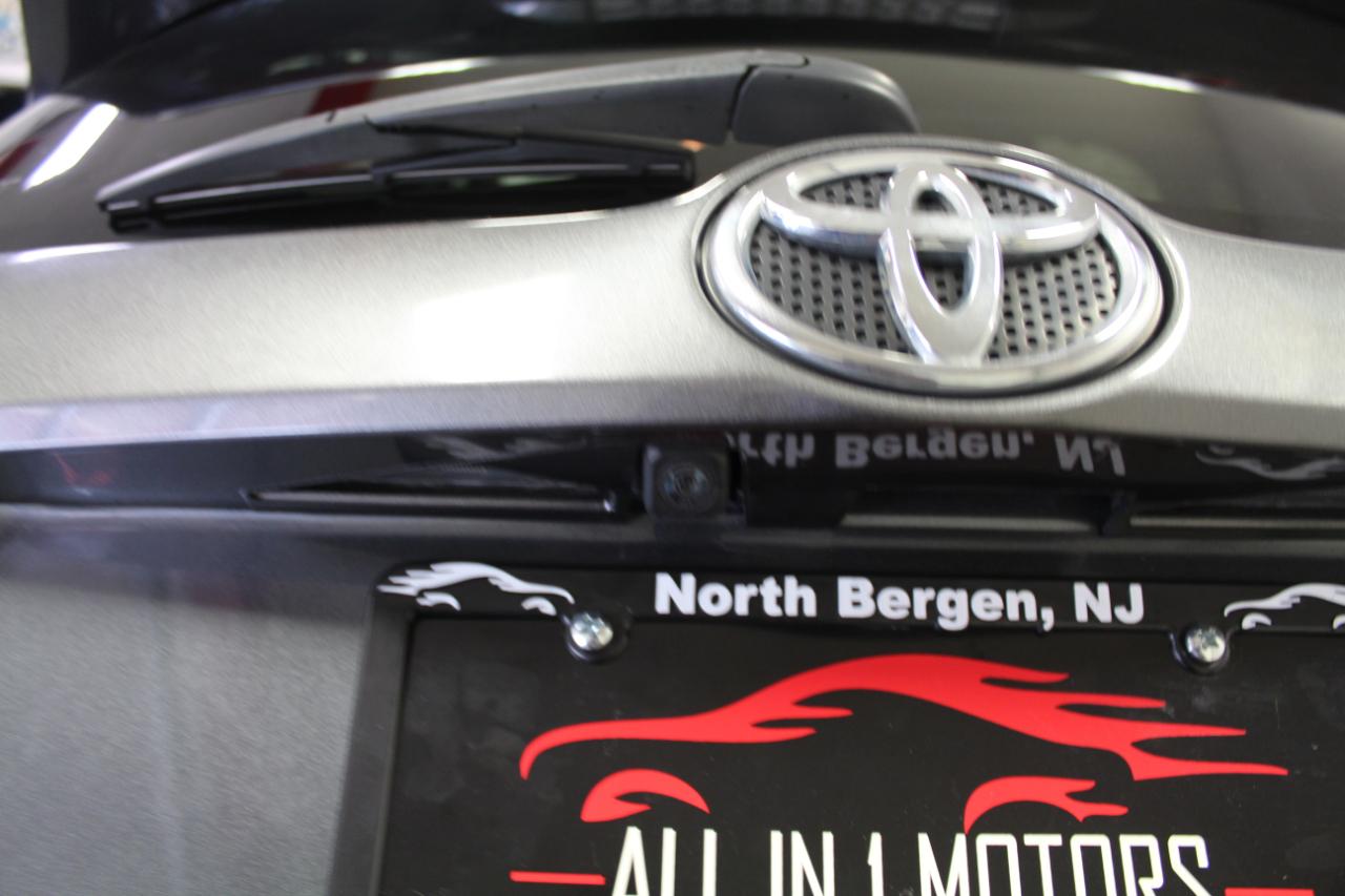 Toyota RAV4 XLE AWD (Natl) 2017