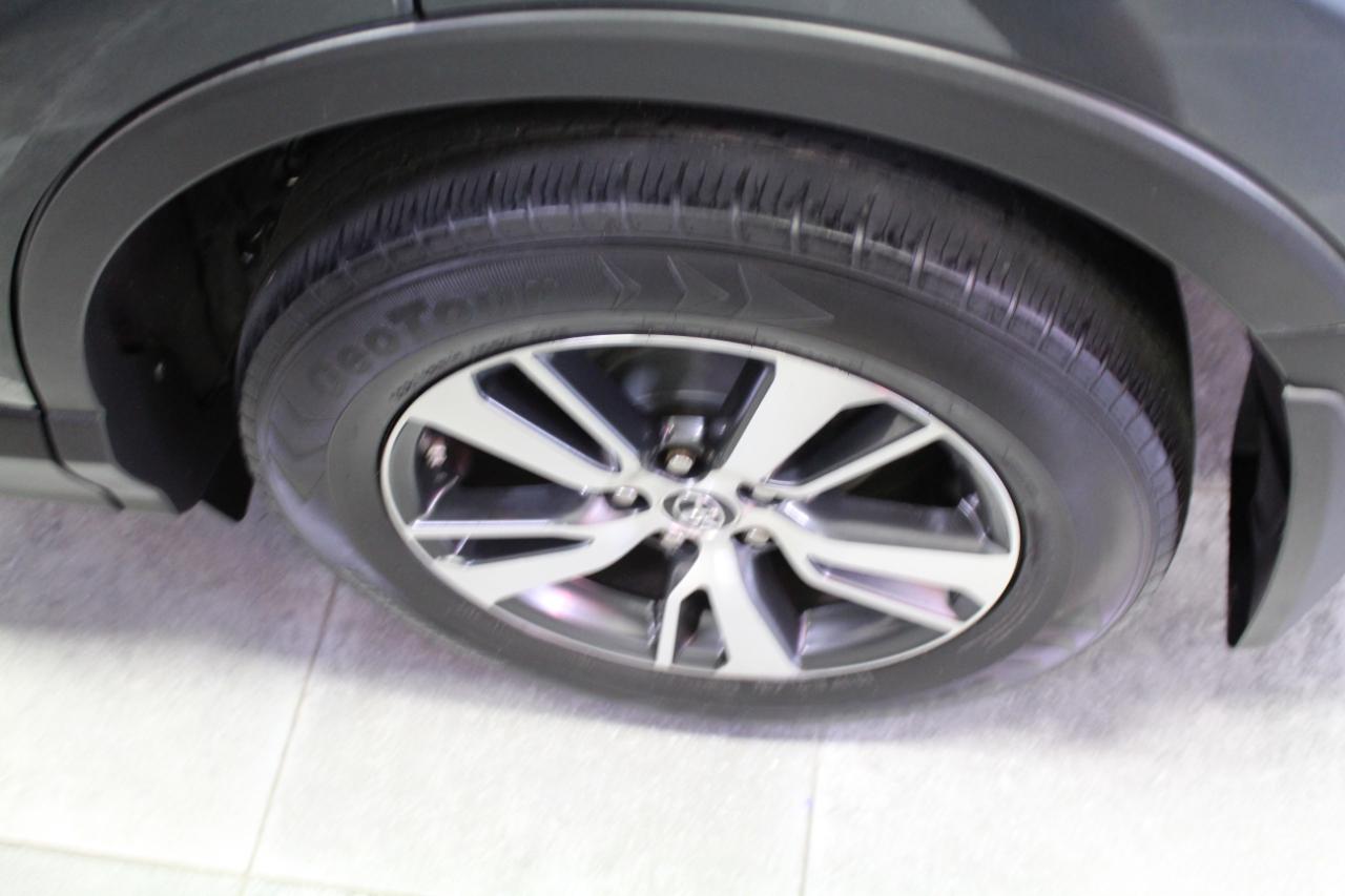 Toyota RAV4 XLE AWD (Natl) 2017