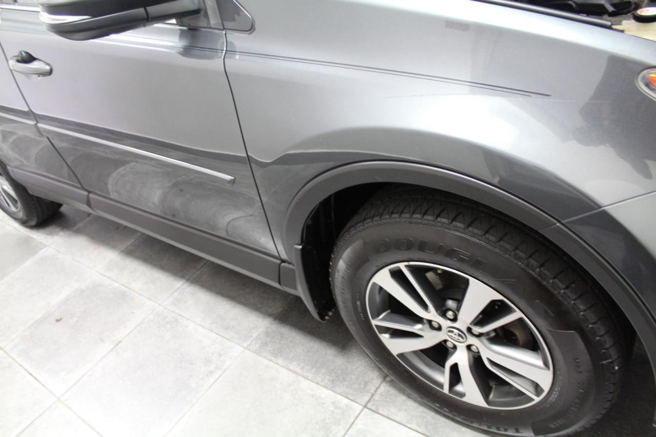 Toyota RAV4 XLE AWD (Natl) 2017
