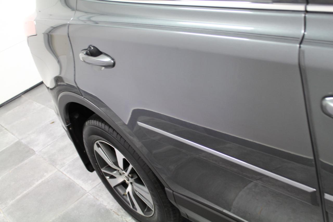 Toyota RAV4 XLE AWD (Natl) 2017