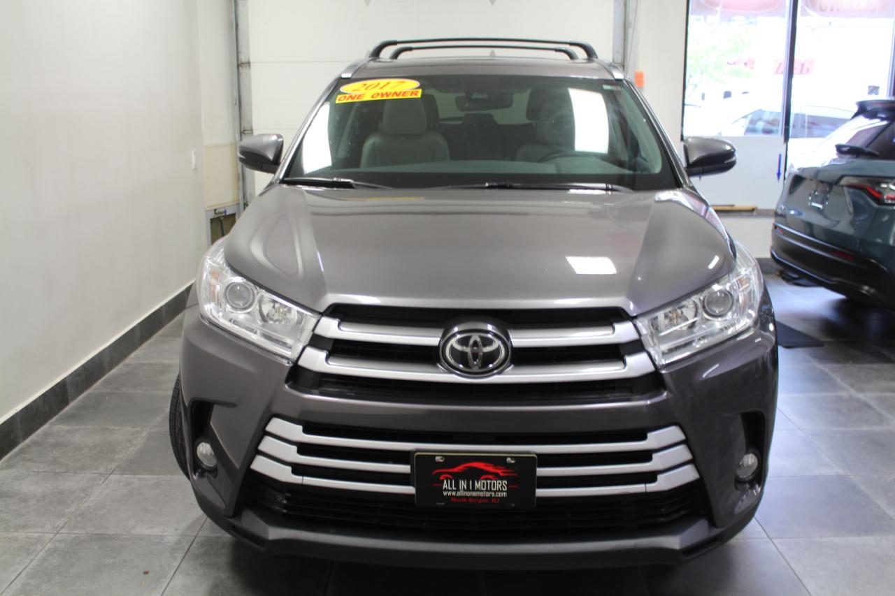 Toyota Highlander XLE V6 AWD (Natl) 2017