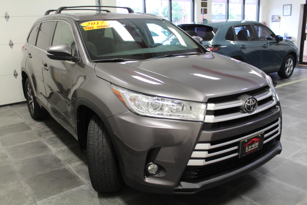 Toyota Highlander XLE V6 AWD (Natl) 2017