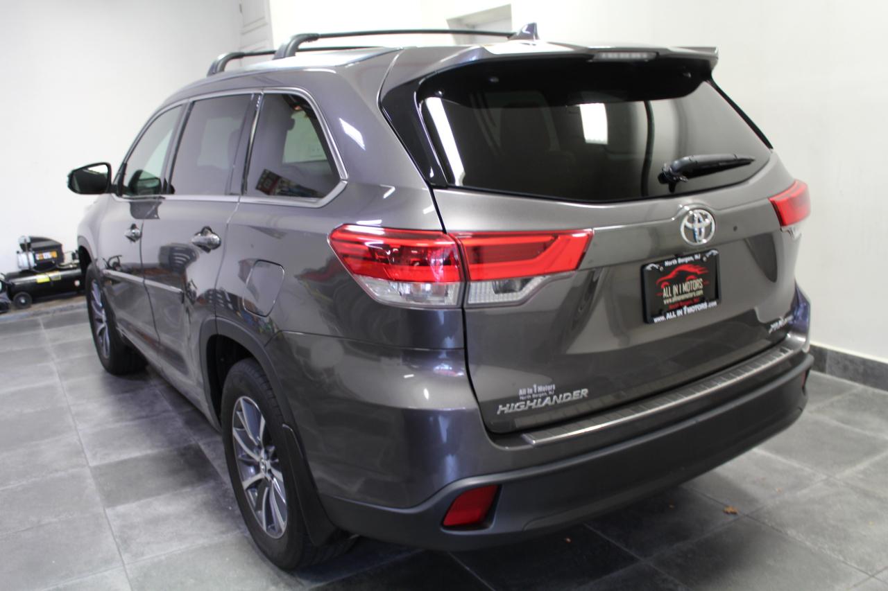 Toyota Highlander XLE V6 AWD (Natl) 2017