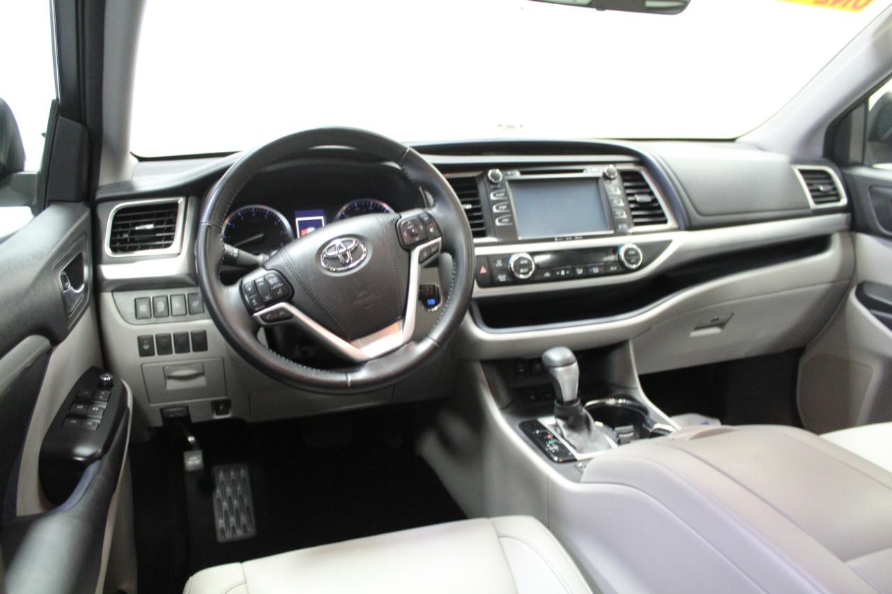 Toyota Highlander XLE V6 AWD (Natl) 2017