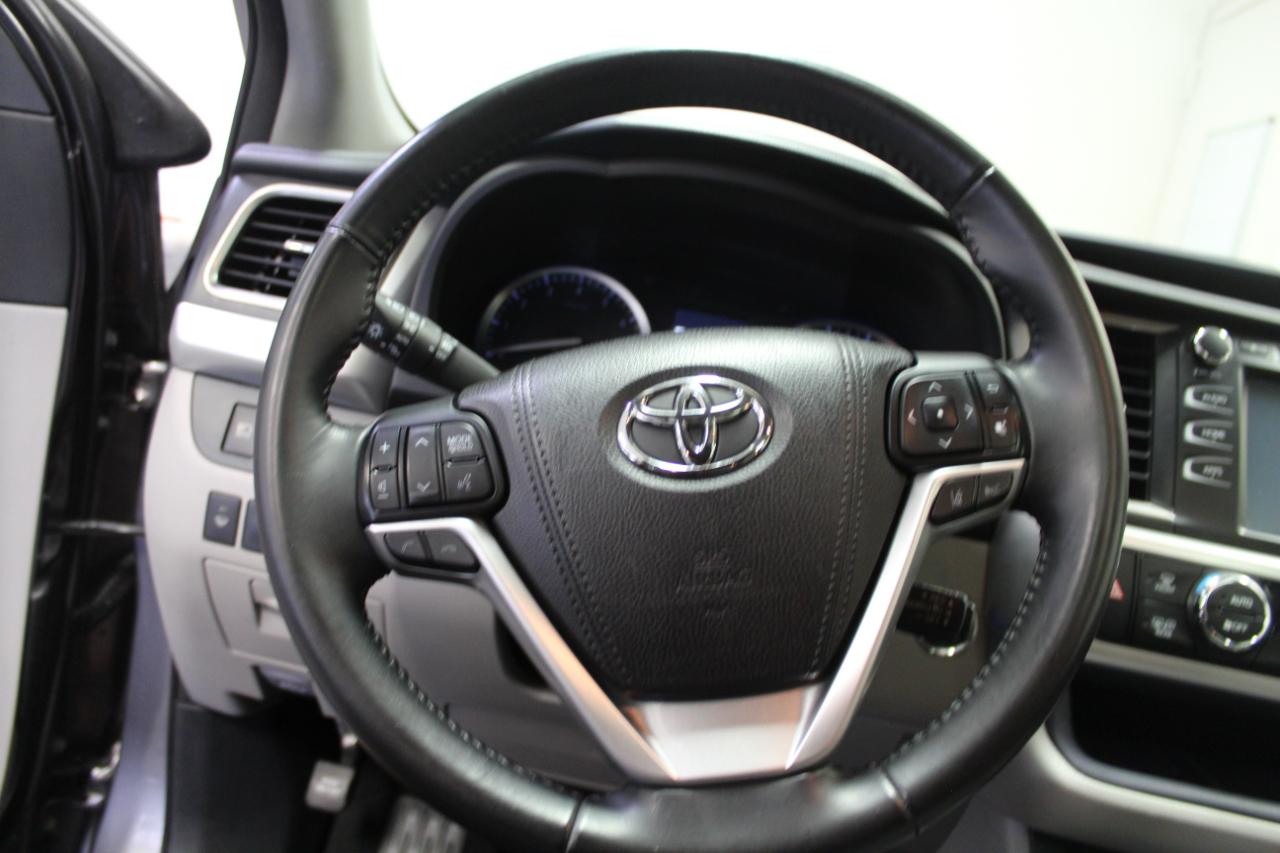 Toyota Highlander XLE V6 AWD (Natl) 2017