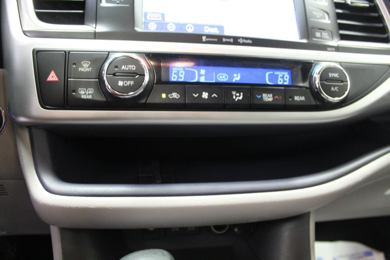Toyota Highlander XLE V6 AWD (Natl) 2017