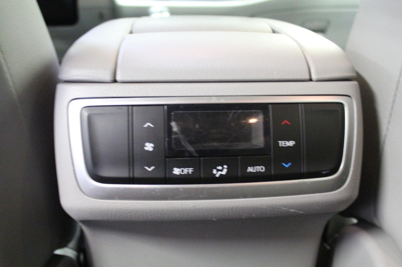 Toyota Highlander XLE V6 AWD (Natl) 2017