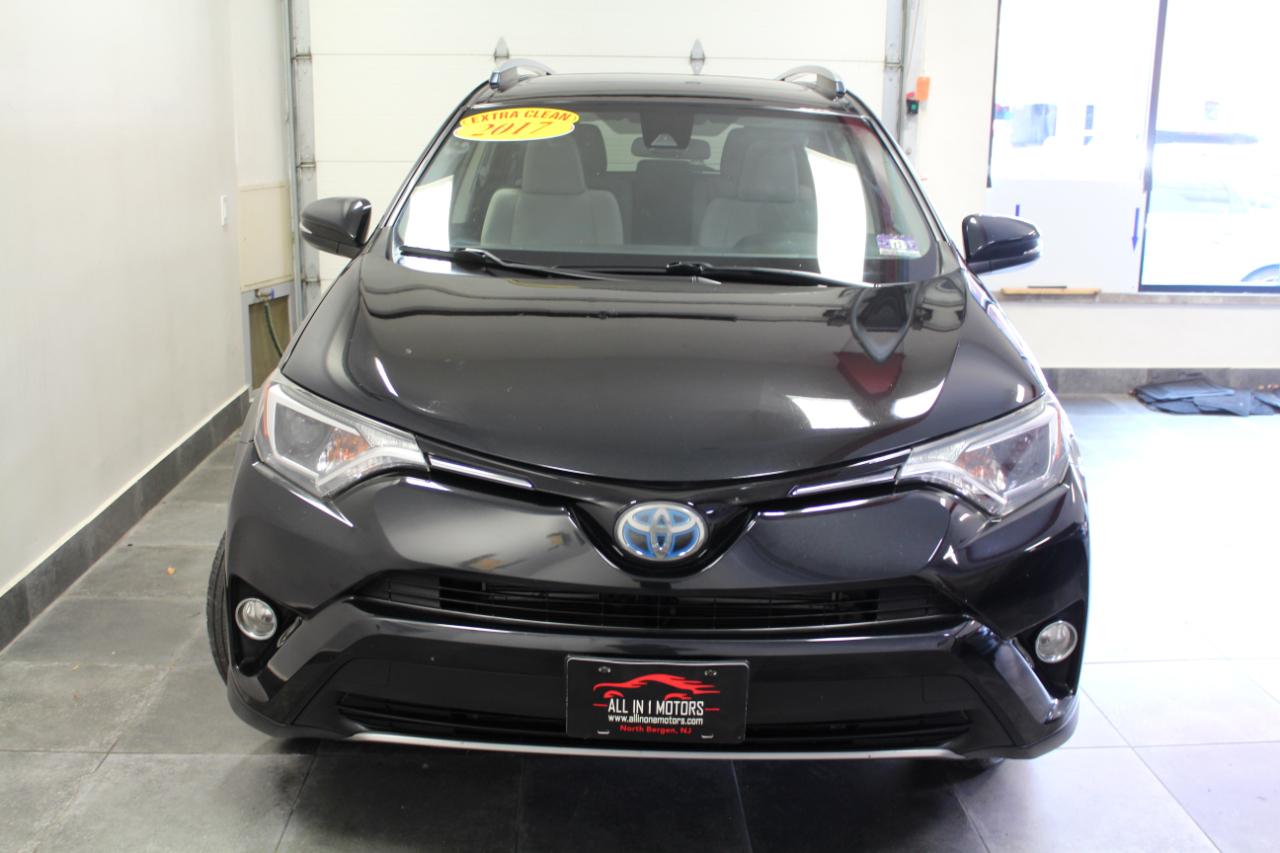 Toyota RAV4 Hybrid XLE AWD (Natl) 2017