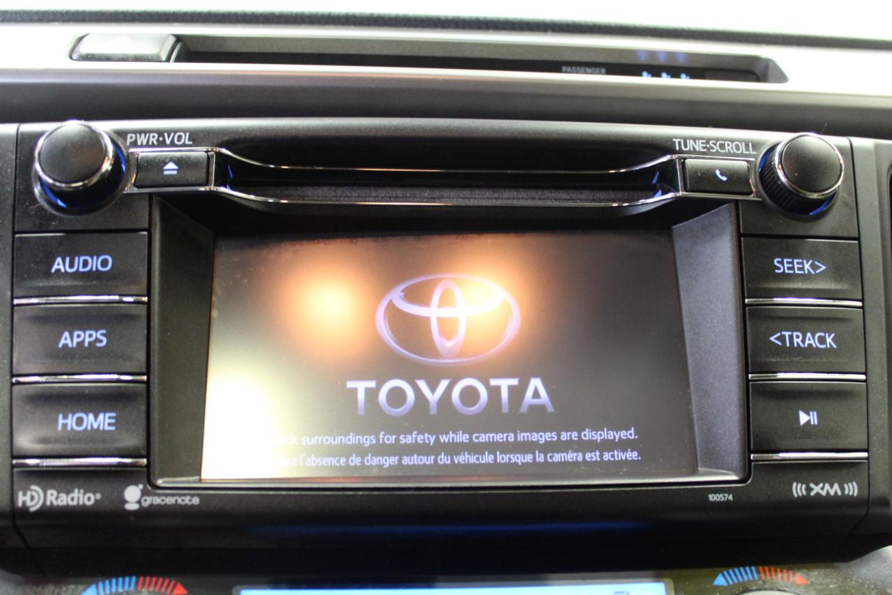 Toyota RAV4 Hybrid XLE AWD (Natl) 2017