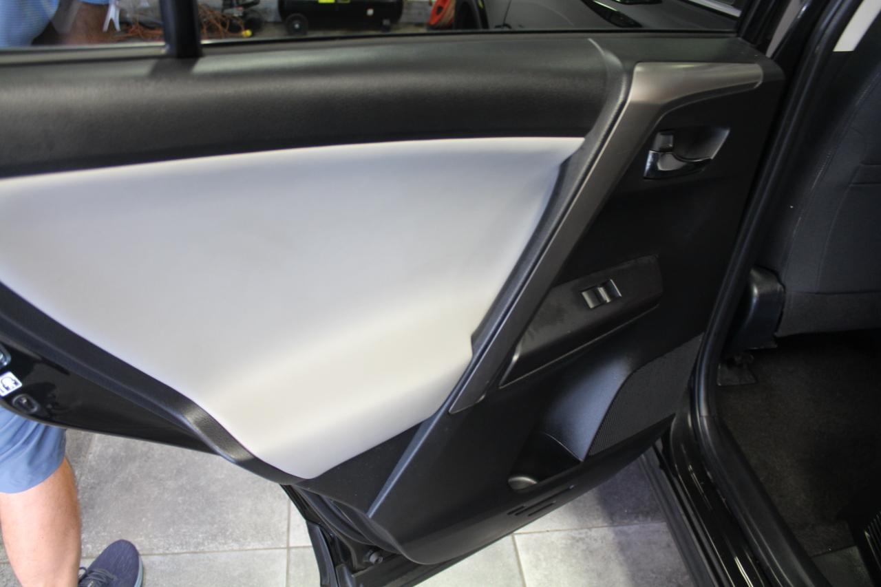 Toyota RAV4 Hybrid XLE AWD (Natl) 2017