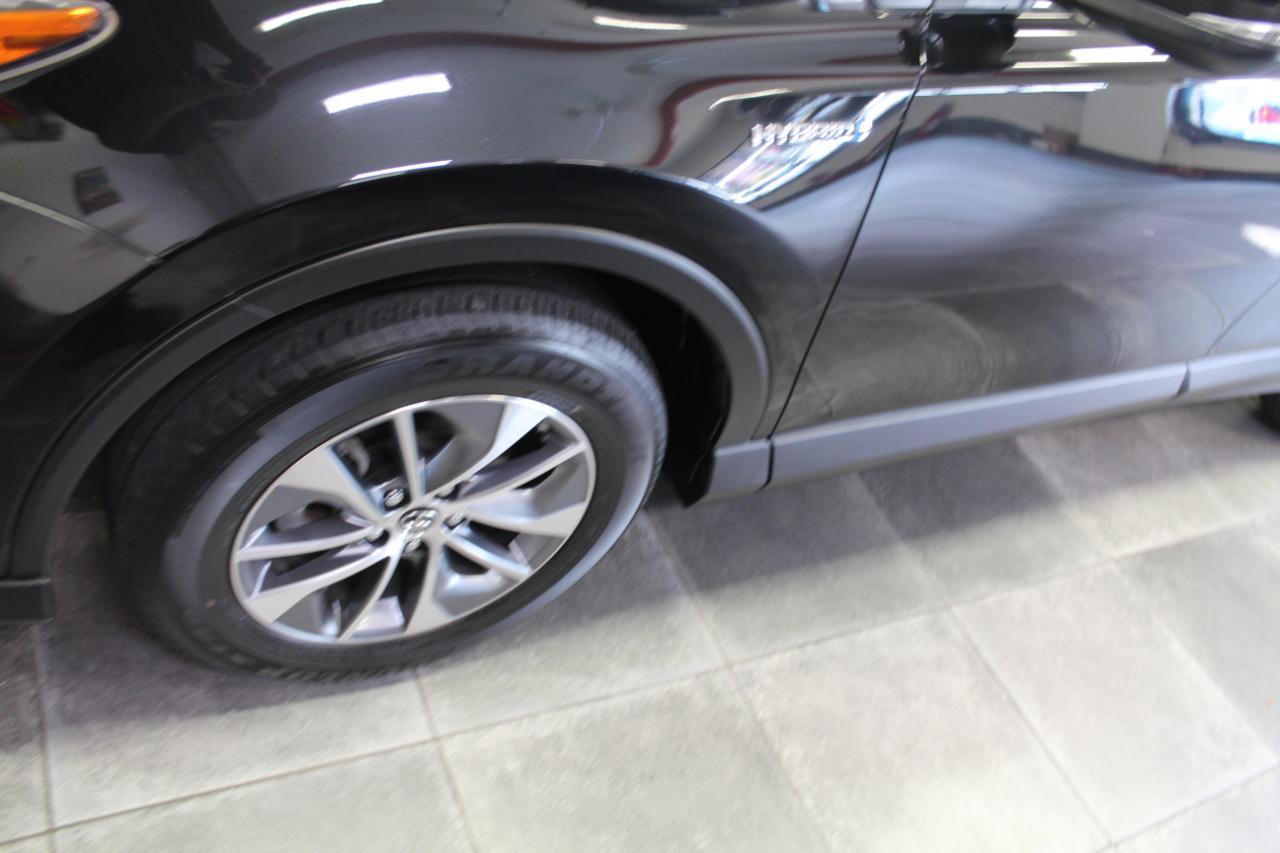 Toyota RAV4 Hybrid XLE AWD (Natl) 2017