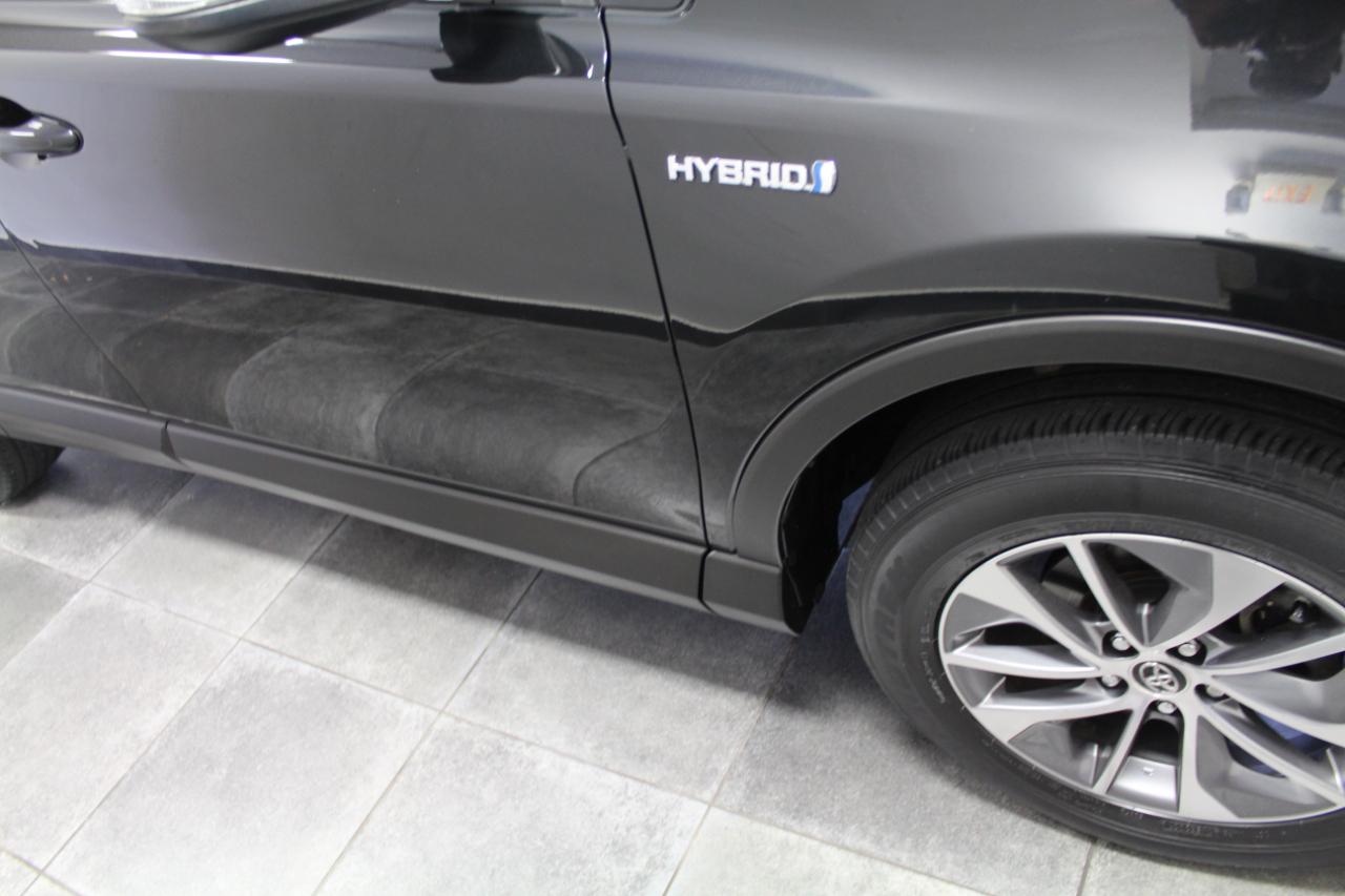 Toyota RAV4 Hybrid XLE AWD (Natl) 2017