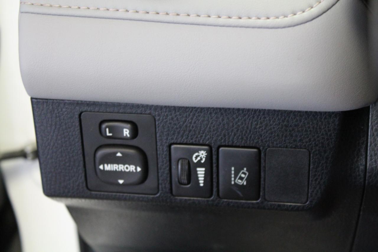 Toyota RAV4 Hybrid Limited AWD (Natl) 2018