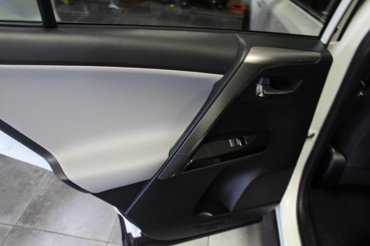 Toyota RAV4 Hybrid Limited AWD (Natl) 2018