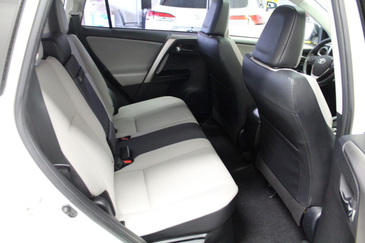 Toyota RAV4 Hybrid Limited AWD (Natl) 2018