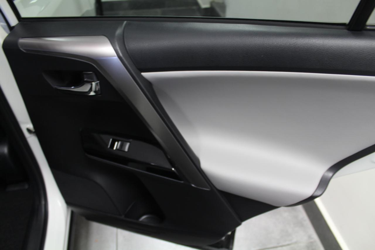 Toyota RAV4 Hybrid Limited AWD (Natl) 2018
