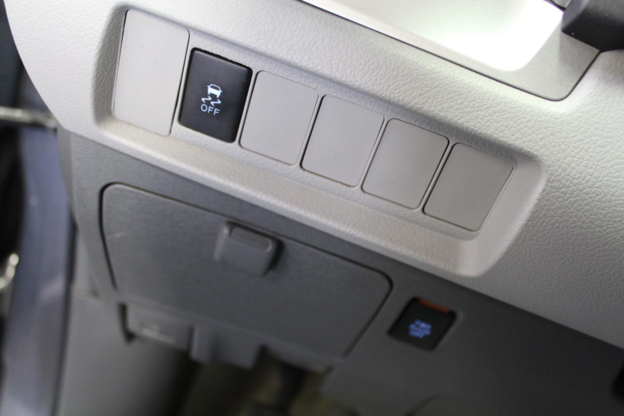 Toyota Sienna LE FWD 8-Passenger (Natl) 2017