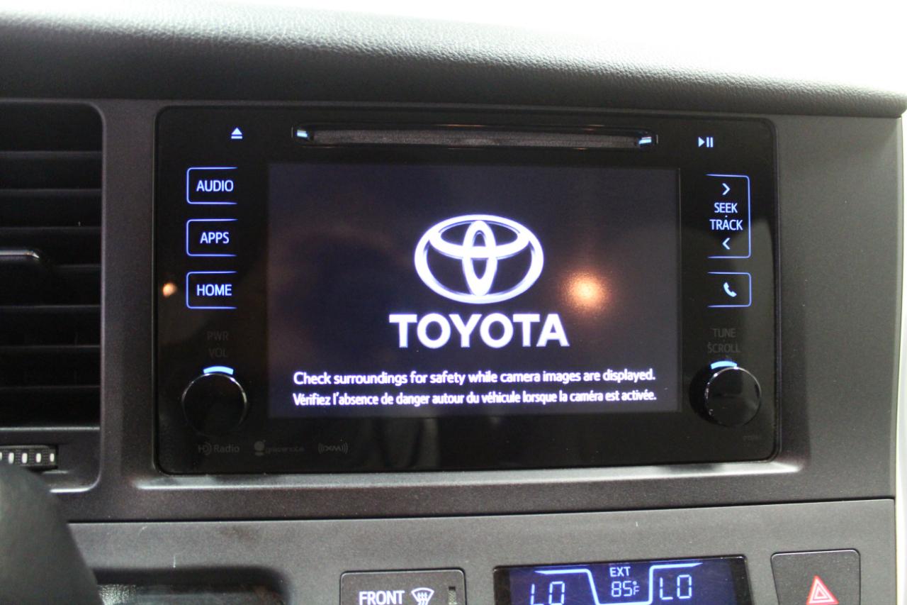 Toyota Sienna LE FWD 8-Passenger (Natl) 2017