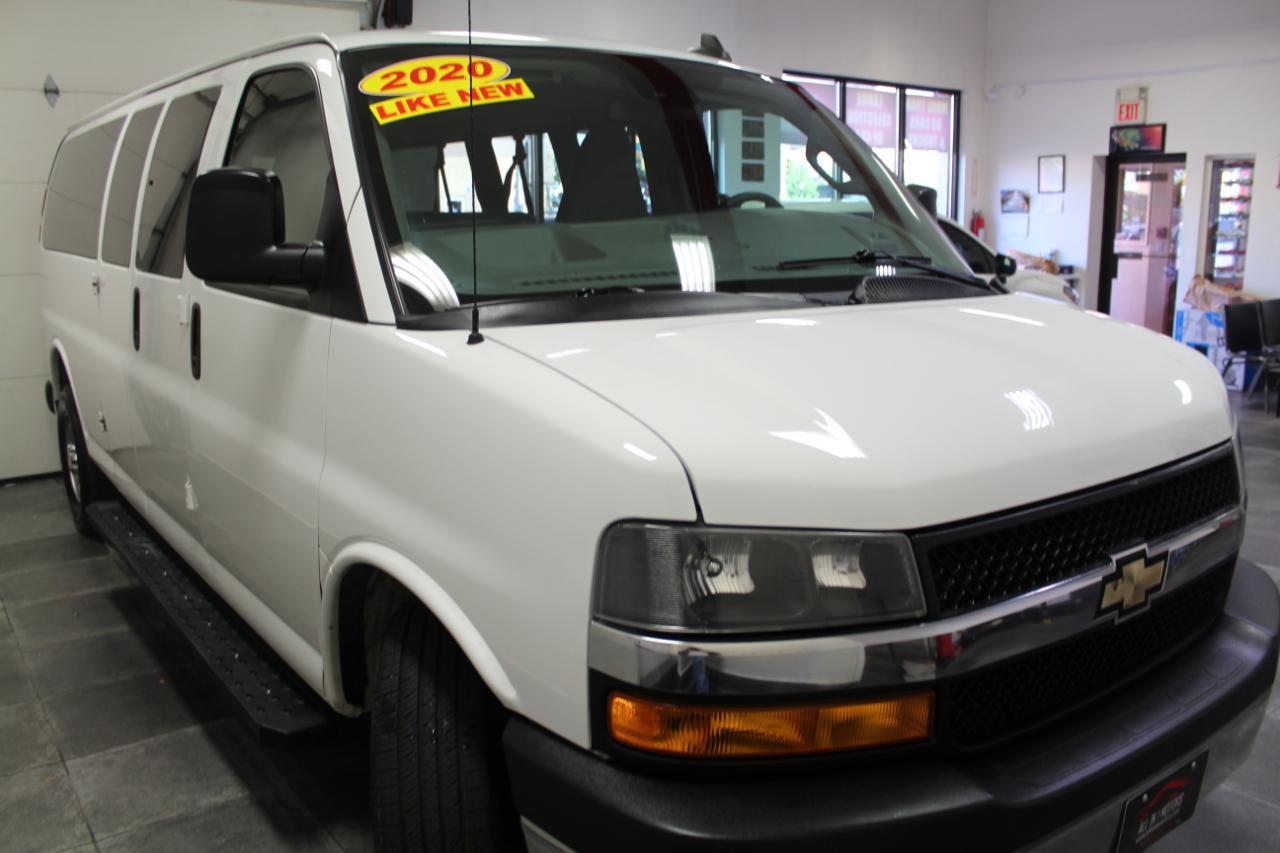 Chevrolet Express Passenger RWD 3500 155" LT 2020