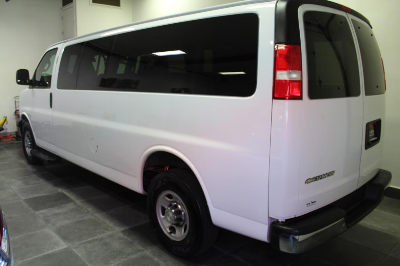 Chevrolet Express Passenger RWD 3500 155" LT 2020