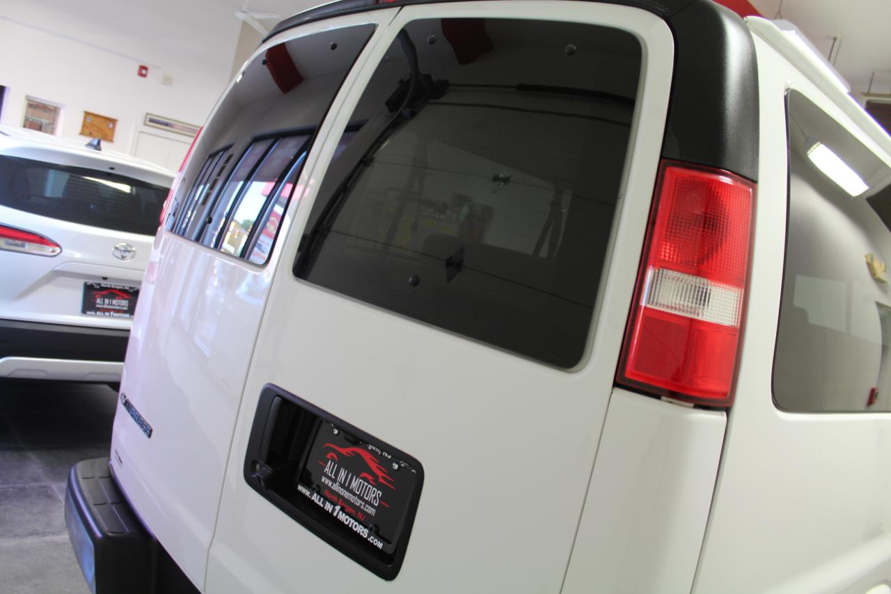 Chevrolet Express Passenger RWD 3500 155" LT 2020