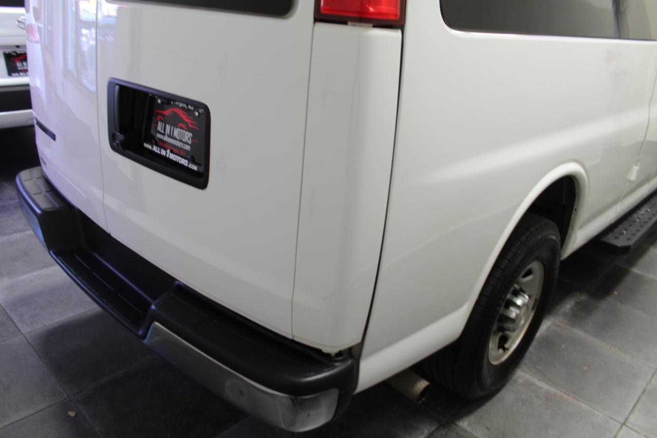 Chevrolet Express Passenger RWD 3500 155" LT 2020