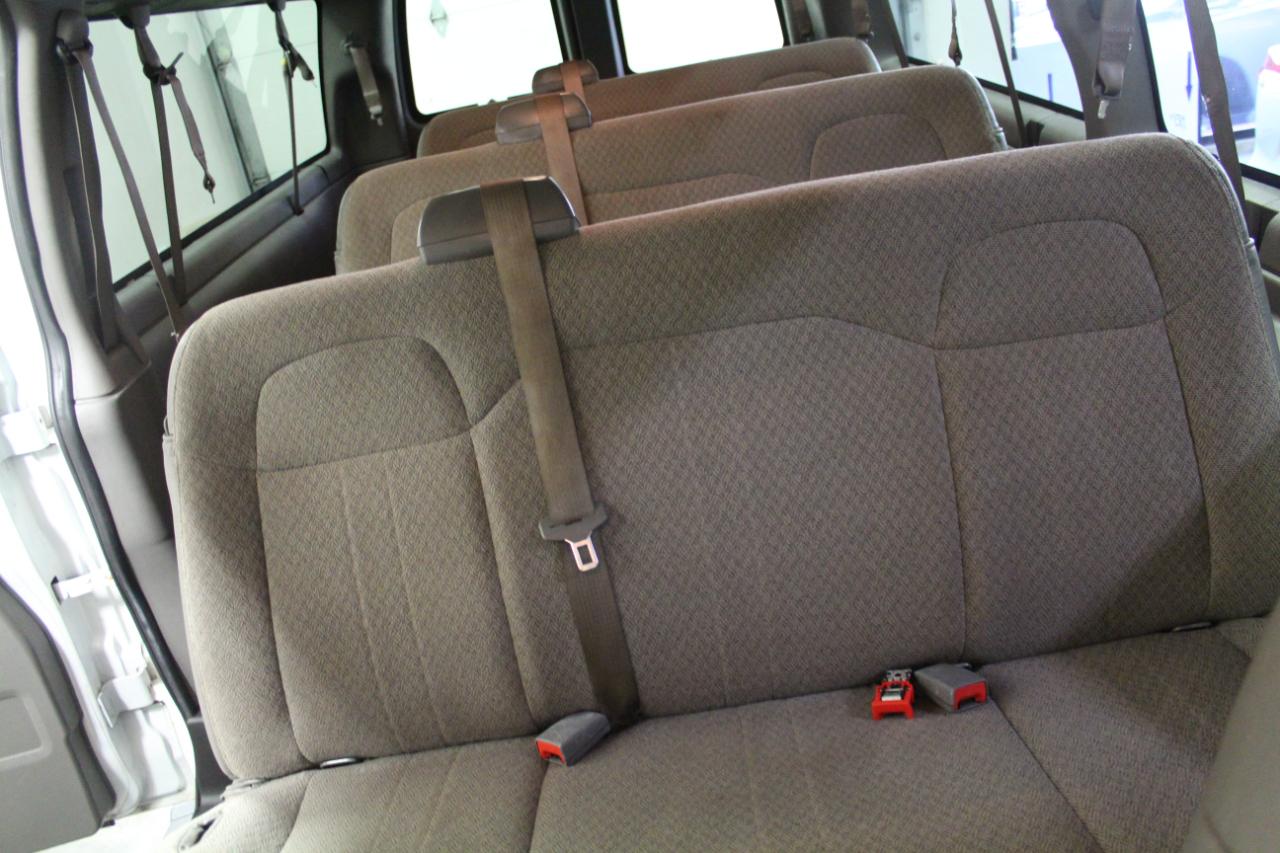 Chevrolet Express Passenger RWD 3500 155" LT 2020