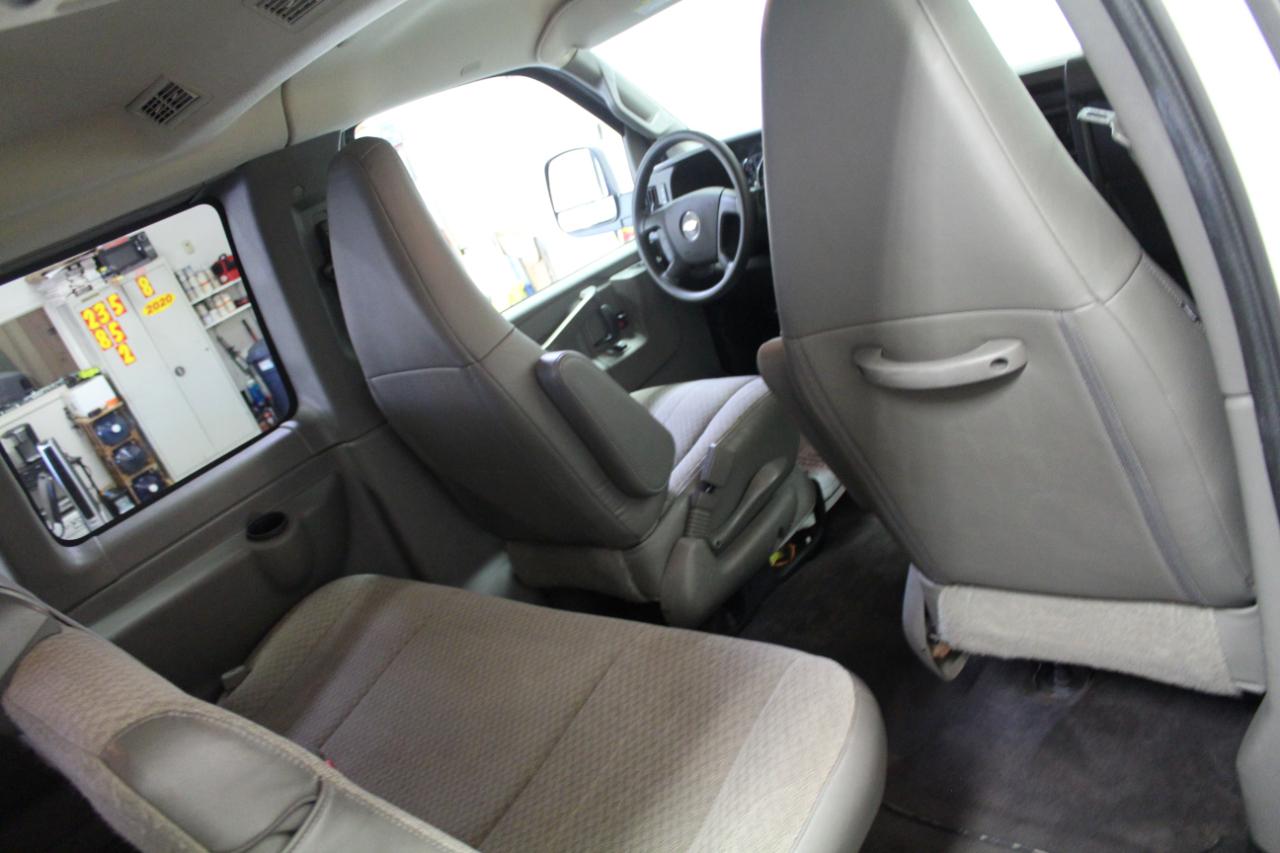Chevrolet Express Passenger RWD 3500 155" LT 2020