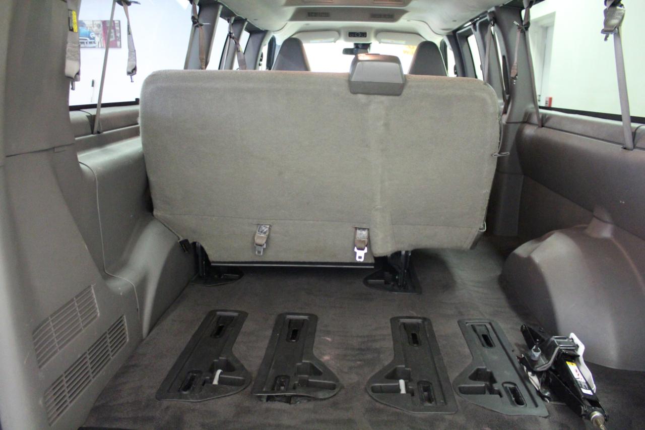 Chevrolet Express Passenger RWD 3500 155" LT 2020