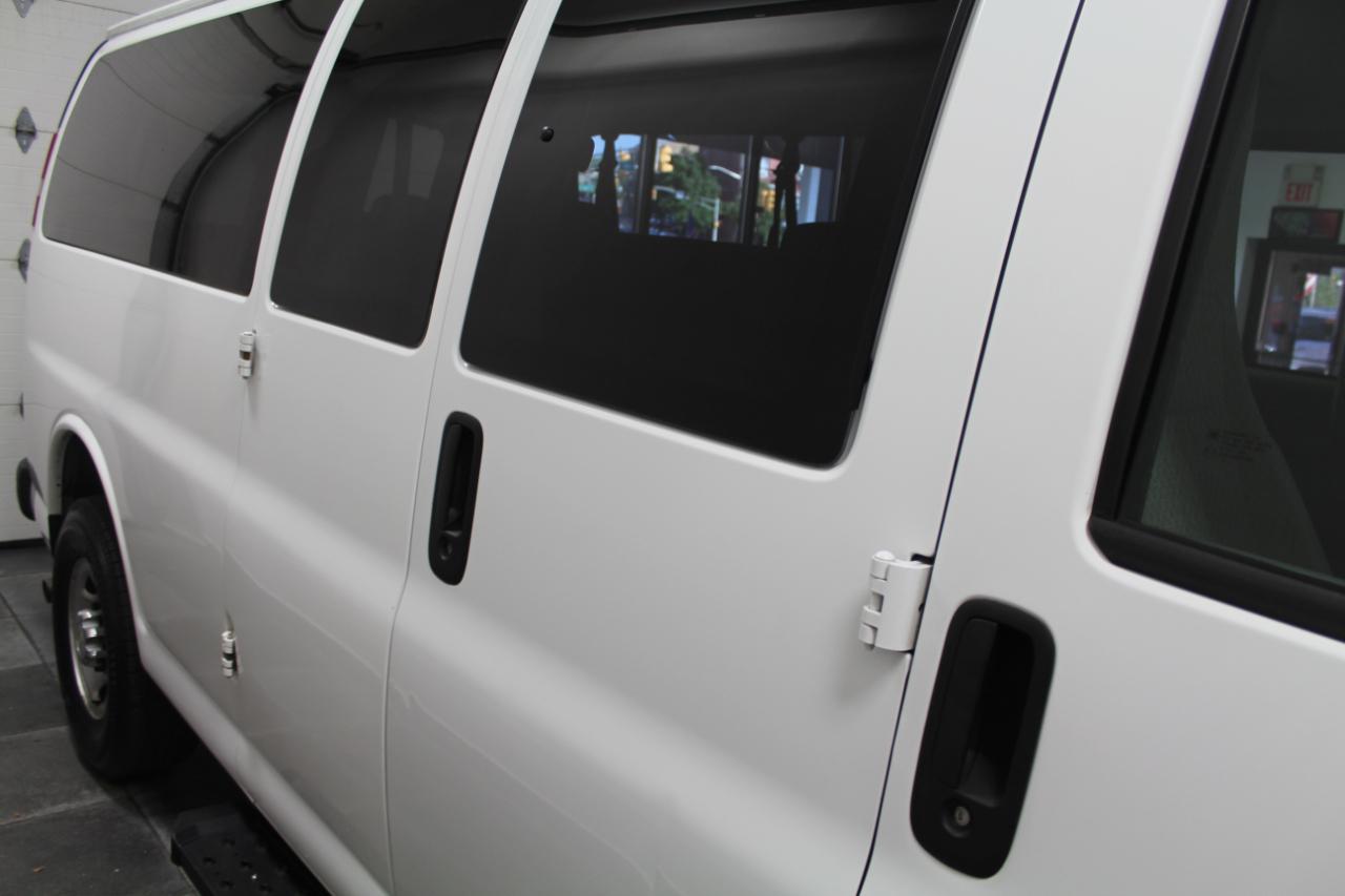 Chevrolet Express Passenger RWD 3500 155" LT 2020