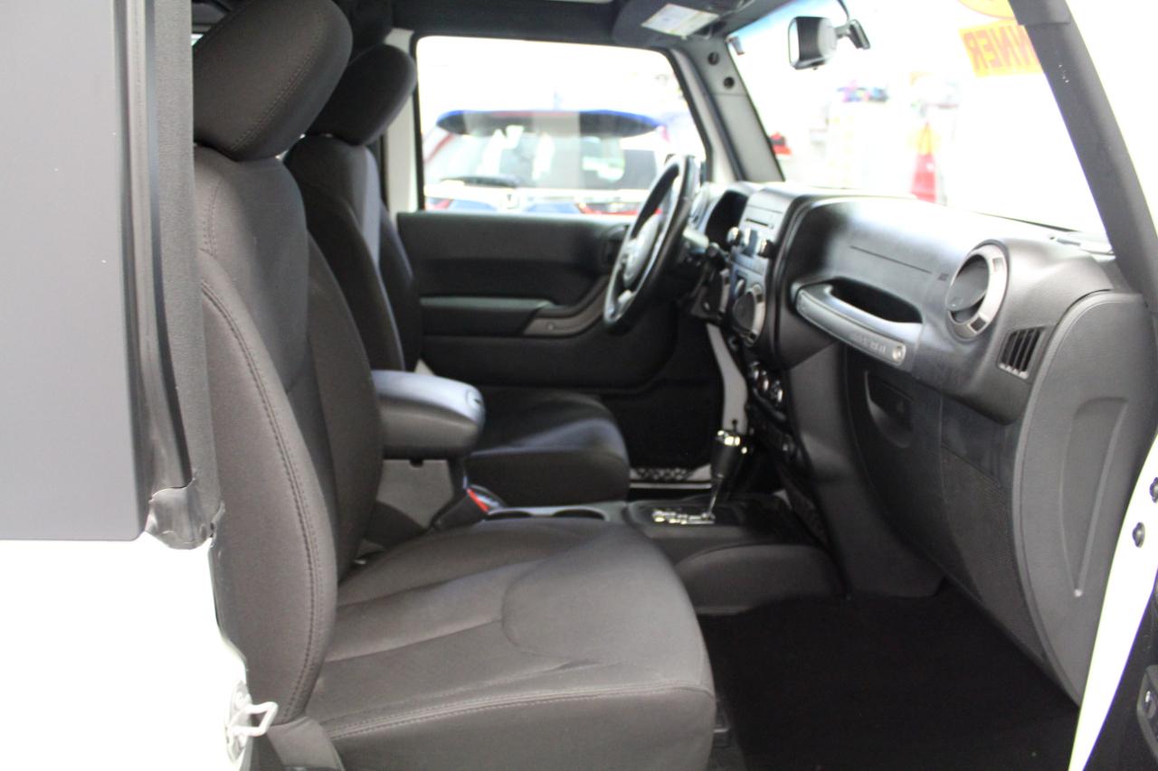 Jeep Wrangler 4WD 2dr Sport 2016
