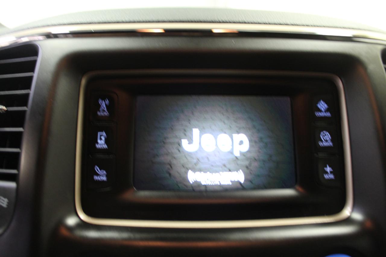 Jeep Grand Cherokee 4WD 4dr Laredo 2015