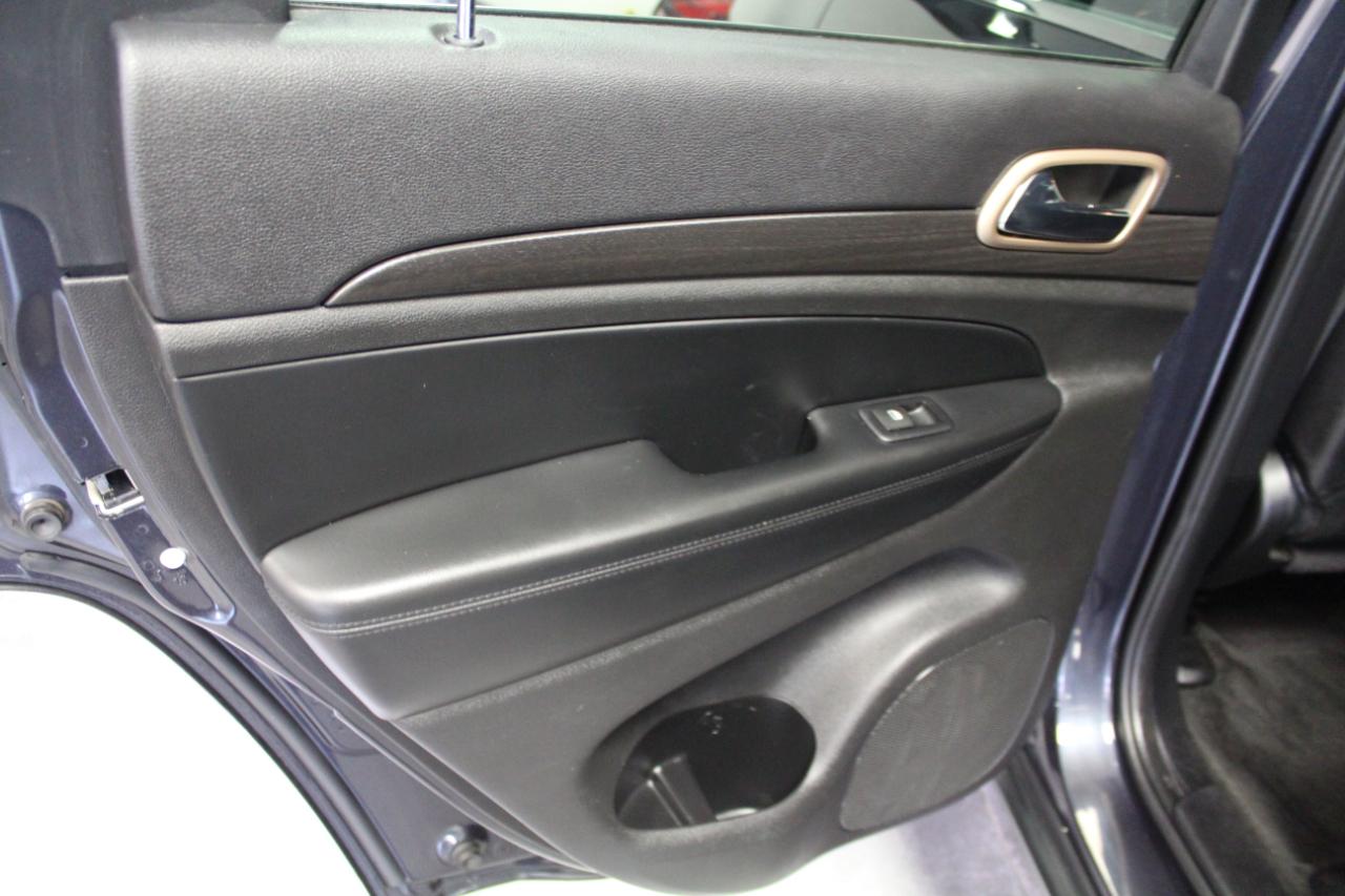 Jeep Grand Cherokee 4WD 4dr Laredo 2015