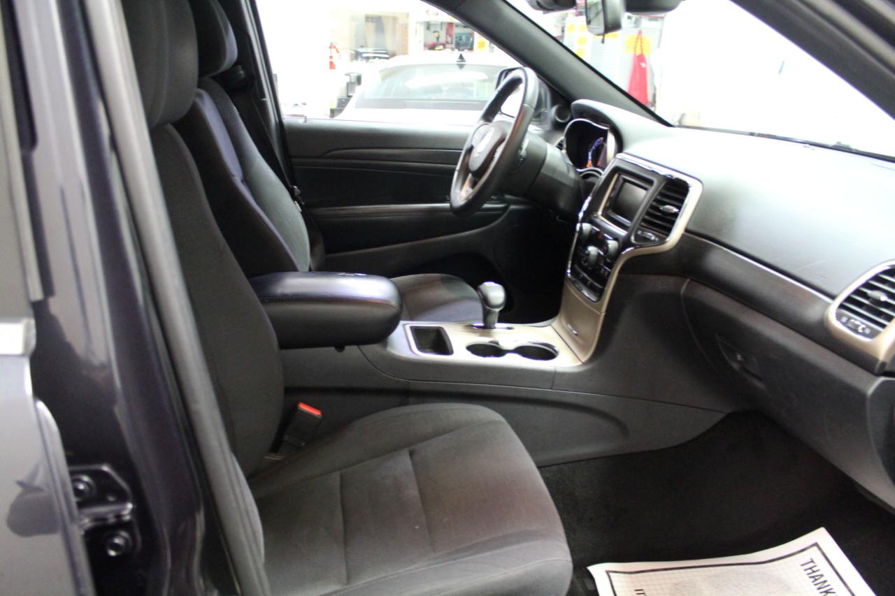 Jeep Grand Cherokee 4WD 4dr Laredo 2015